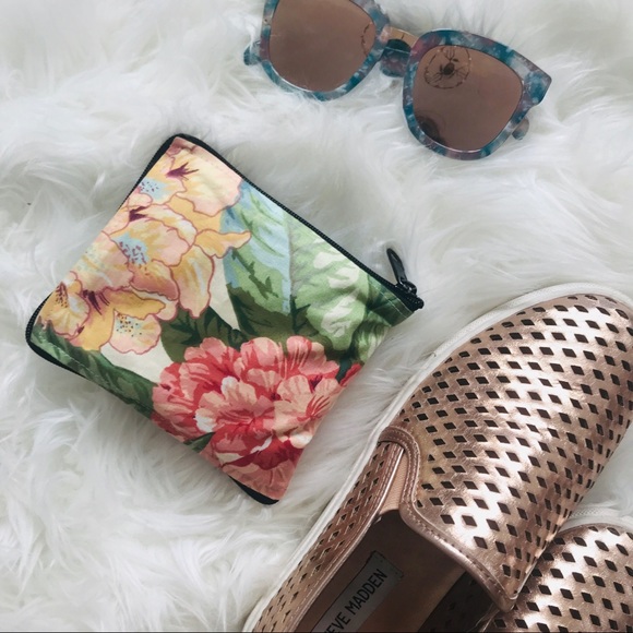 Handbags - Collapsable Black Tote in Floral Pouch